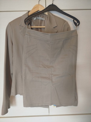Suit with skirt Pink Woman beige like new, size M