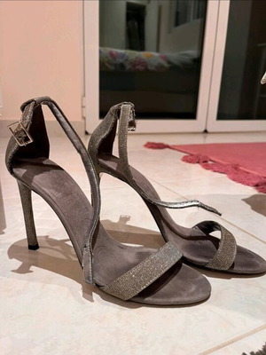 Mango gray sandals like new, size 41