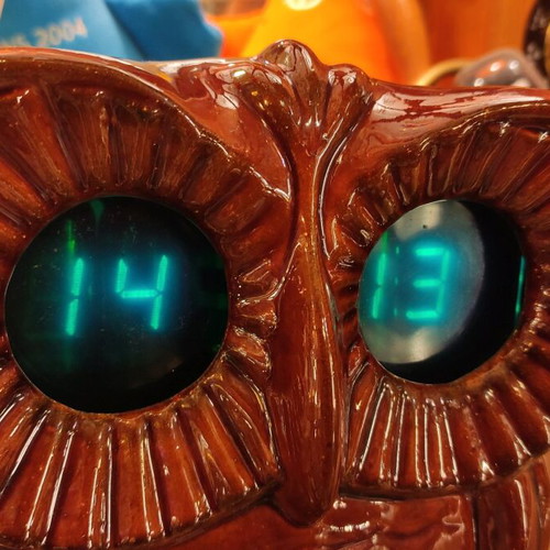 Vintage owl digital clock like new porcelain