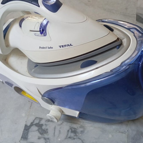 Tefal steam iron used, power cord issue
