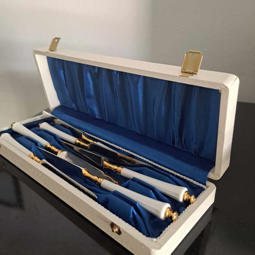 Cutlery set of 6 small vintage knives like new with luxury case