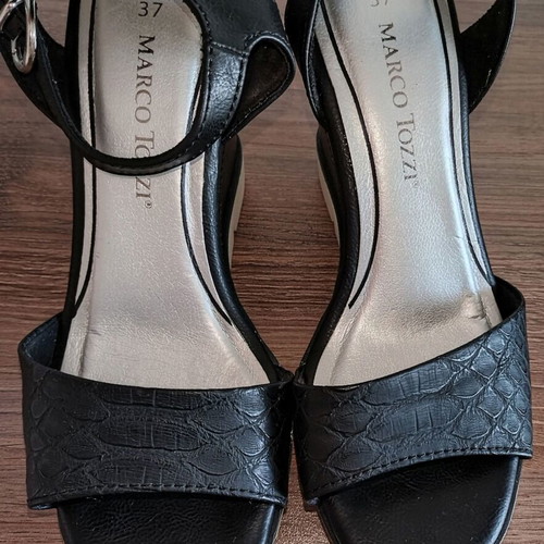 Marco Tozzi_Black Leather Platforms