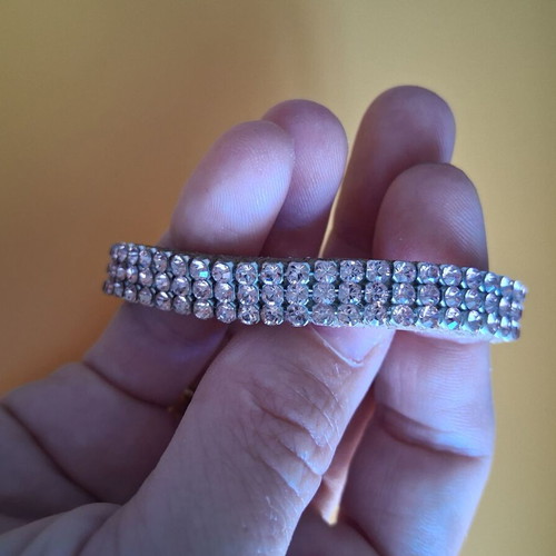 Leather bracelet with pink rhinestones used