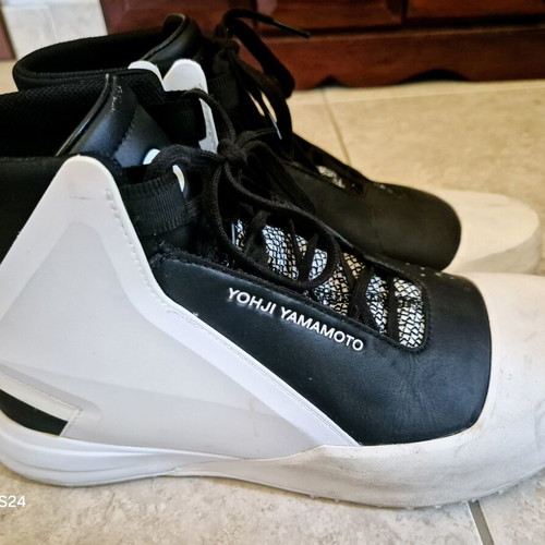Y-3 Yohji Yamamoto BBall Tech Adidas basketball shoes size 44, gently used