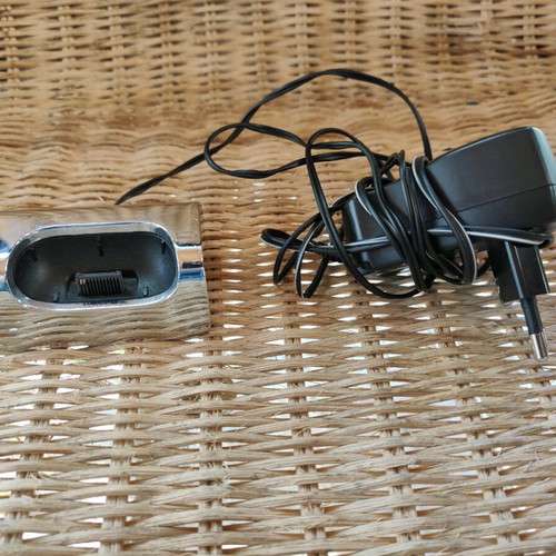 Gigaset SL78H charging base used, compatible with other phones