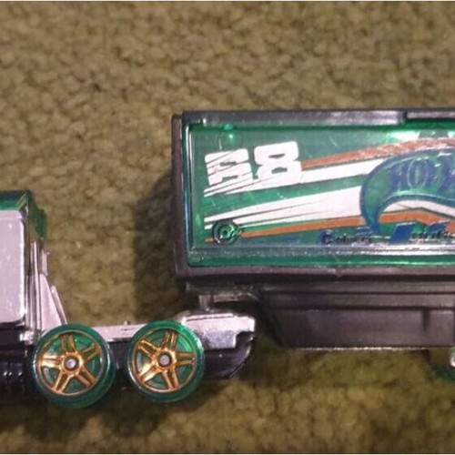 Hot Wheels Speed Hauler truck and trailer die-cast like new