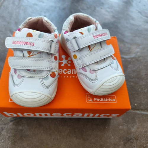 Biomecanics baby shoes size 19, like new, girl