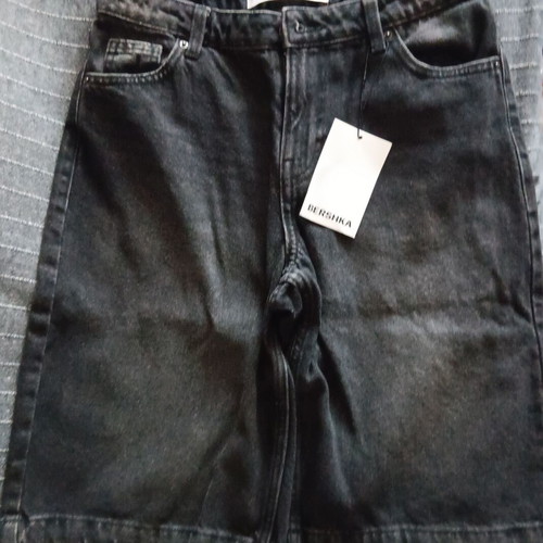 Black denim bermuda Bershka new, size XS 34