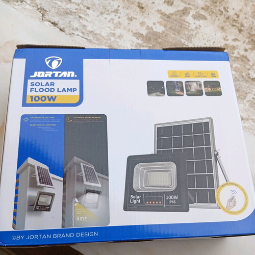 JORTAN 100W Solar Flood Lamp new
