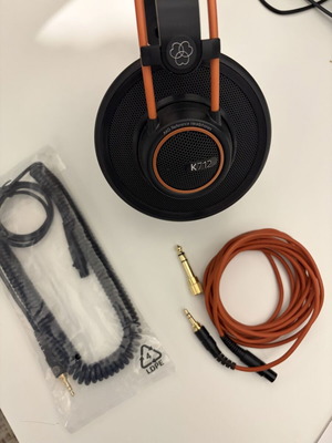AKG K712 Pro ακουστικά σαν καινούργια, ενσύρματα