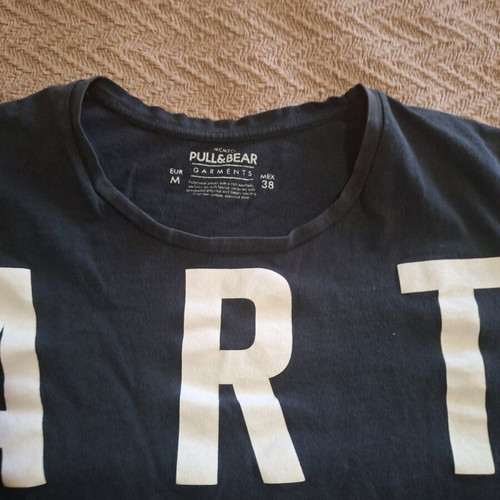 Black short-sleeve T-shirt Medium Pull & Bear like new