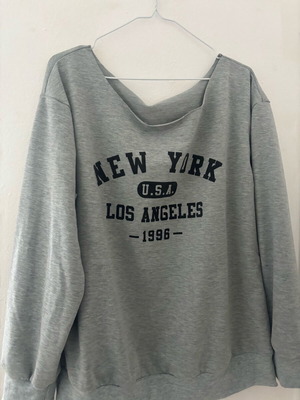New York sweatshirt grey like new, size L