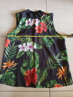Sleeveless floral blouse with tropical print Mango like new, M/L