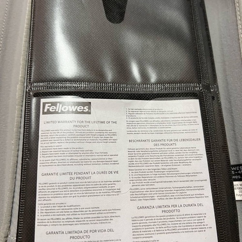 Body Glove (Fellowes) CD/DVD case used, black, holds 64 discs with zip closure