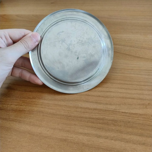 Large metal coaster like new, diameter 14.5 cm