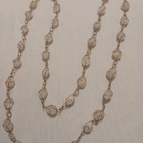Long necklace with pink quartz beads like new