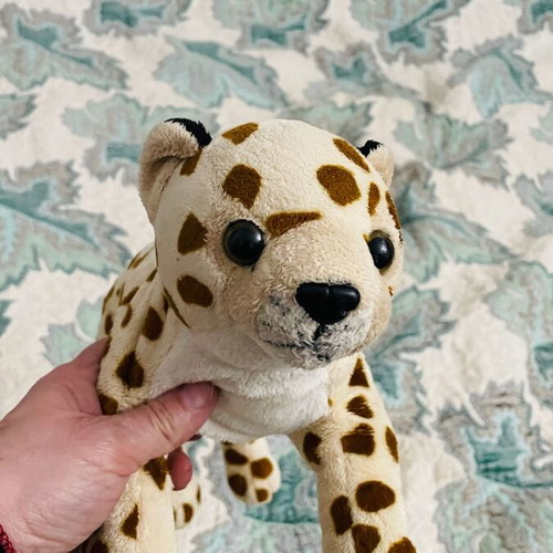 Cheetah plush like new, 34 cm length
