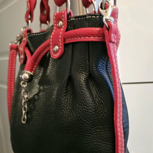 Vera Pelle shoulder leather bag like new, black and red
