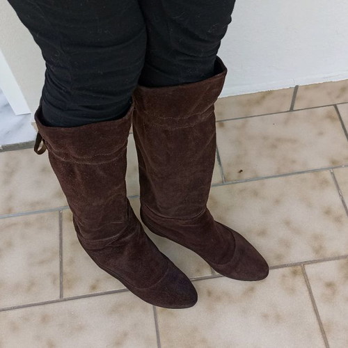 CafeNoir suede brown boots used with lacing and hidden heel