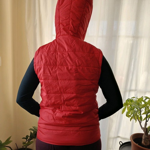 St. Jones Women's Sleeveless Jacket used, bright red with hood