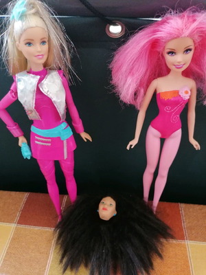 Barbie Dreamtopia and Starlight Adventure dolls used with broken arm and vintage head