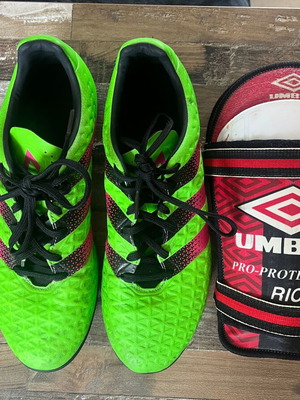 Adidas Ace 16.4 TF turf shoes like new with Umbro shin guards size 43.5