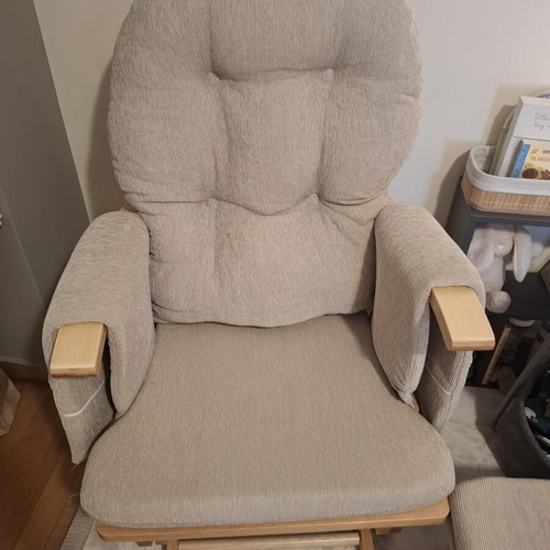 Sofia Nursing Chair with Footrest like new