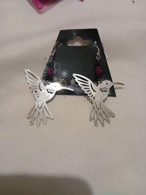 Earrings pack like new