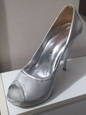 Silver bridal pumps like new, size 39