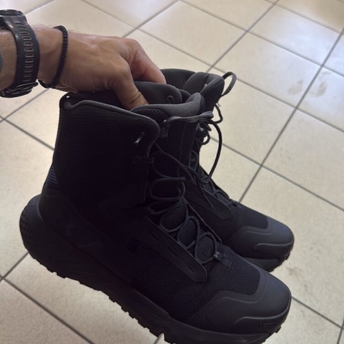 Under Armour Valsetz boots size 44, black