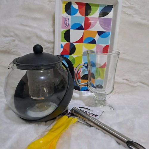 Gift set with teapot, glass cup, plastic tray, spoons and steel tea infuser, new