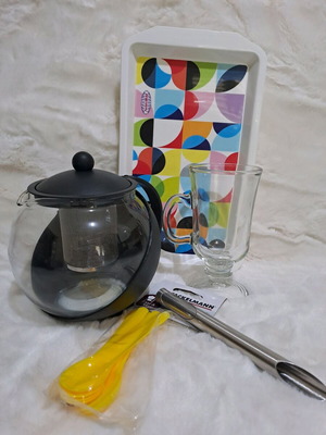 Gift set with teapot, glass cup, plastic tray, spoons and steel tea infuser, new
