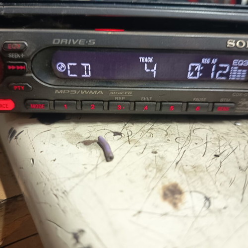 Sony Xplod CDX-GT200 car CD player