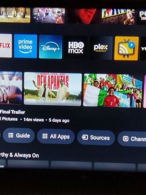 F&U FLS32229 32" Smart TV used