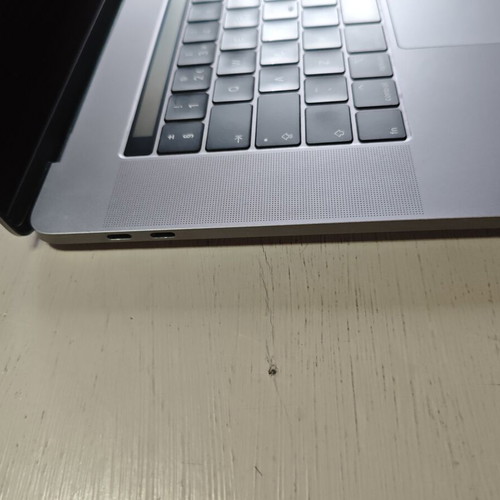 MacBook Pro 2018 15" like new, 32GB RAM, Intel Core i9, Radeon Pro Vega 20, 1TB SSD
