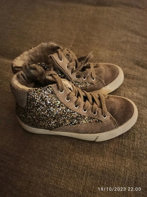 Beige boots size 27 new with laces, zipper and glitter