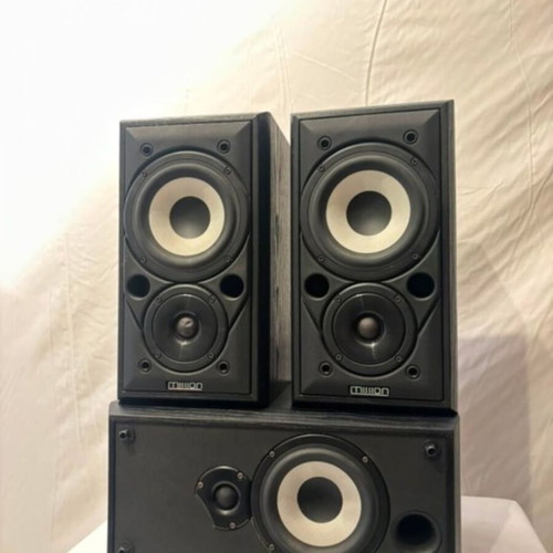 Mission 700 and 70c1 speakers like new with powerful bass