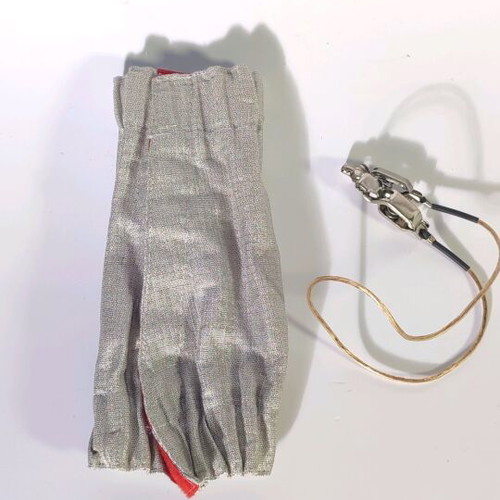 Fencing set used with electric vest, mask and cuff