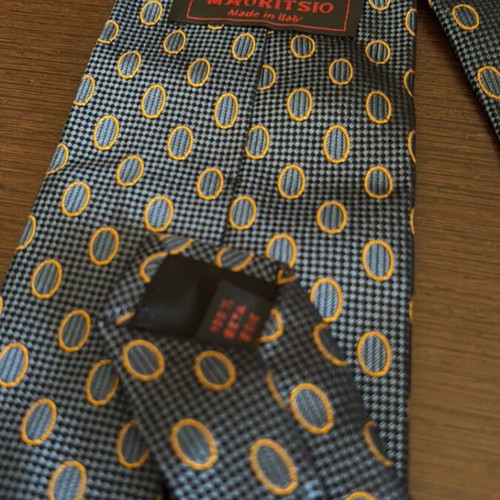 Mauritsio men's silk tie like new, blue