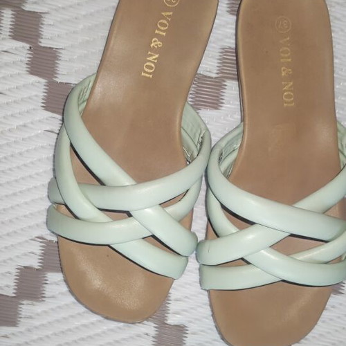 Mint sandals size 37