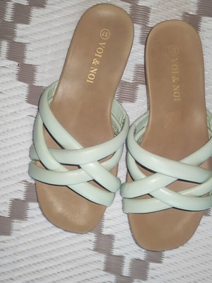 Mint sandals size 37
