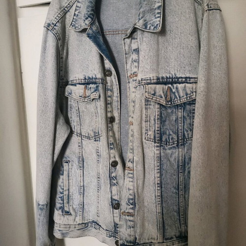 Jean jacket Bershka like new, unisex, white