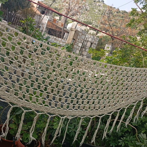 Handmade scarf like new, beige, very large with warm yarn