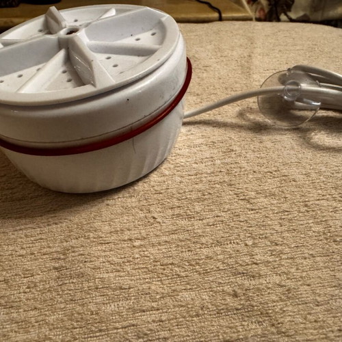 Small washing device new with USB port for smaller clothes