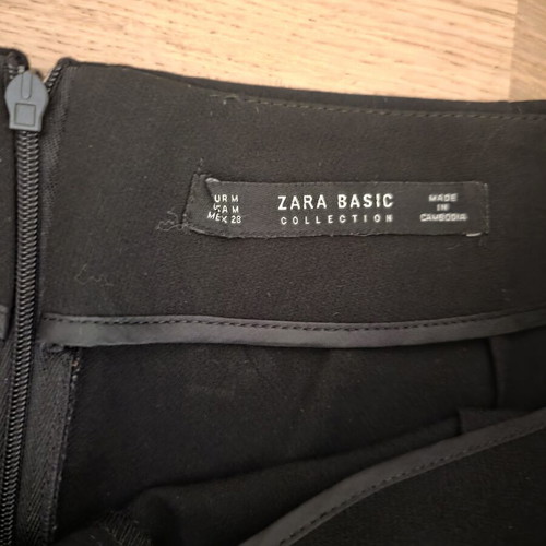 Zara shorts like new, size M, black