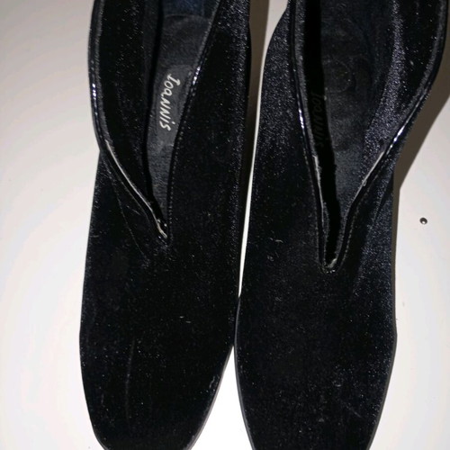 7 Black velvet ankle boot unworn size 40