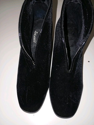 7 Black velvet ankle boot unworn size 40