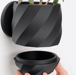 Modern wall planter with detachable system