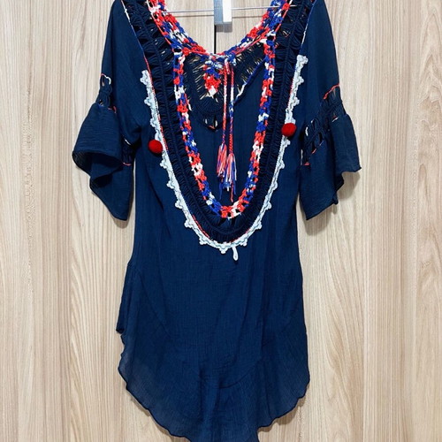 Short beach caftan like new, blue, one size with knitted embroidery