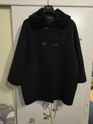 Black Innocent coat like new with fur collar